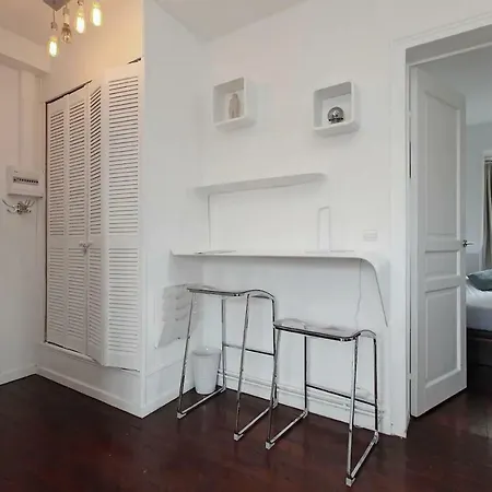 Artistic & Authentic Parisian Flat Appartement Paris